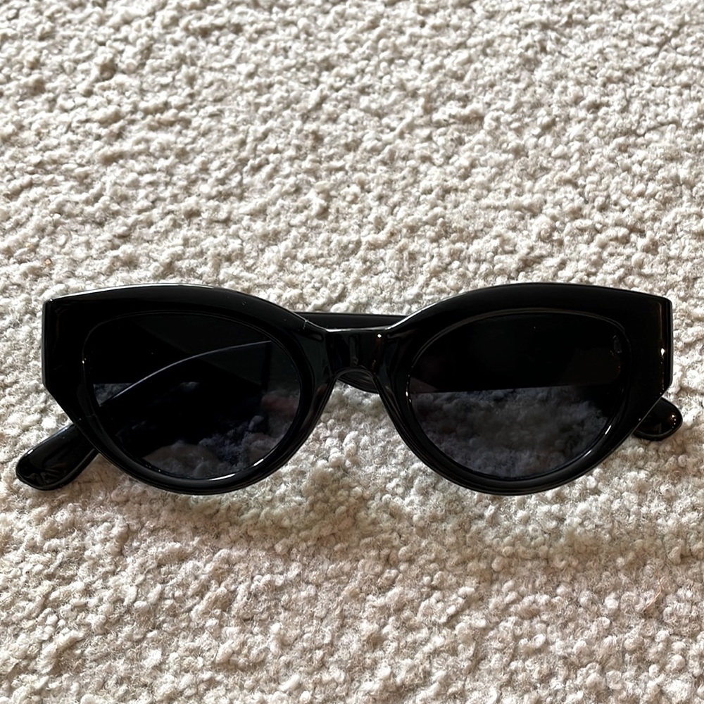Verie (previously leia) collection sunglasses. Like new.